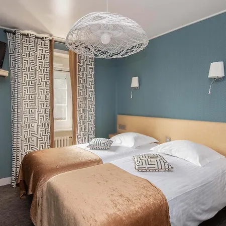 Hotel Logis Restaurant De La Selune 3*