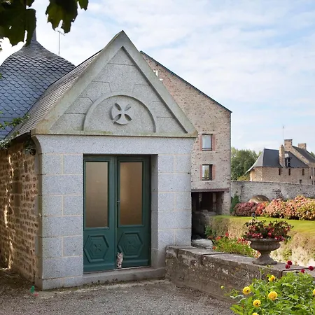 Hotel Logis Restaurant De La Selune 3*