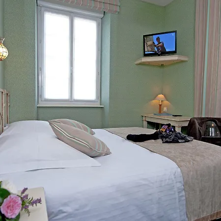 Logis Restaurant De La Selune Hotel Ducey-Les Cheris