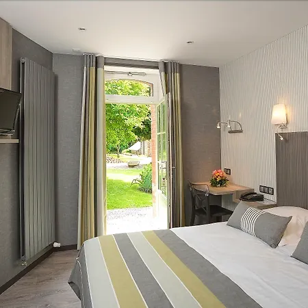 Hotel Logis Restaurant De La Selune 3*