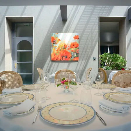 Logis Restaurant De La Selune 호텔 3*