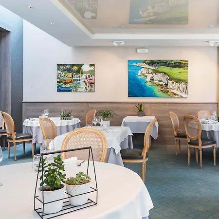 Logis Restaurant De La Selune Ducey-Les Cheris