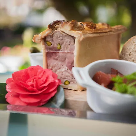 Hotel Logis Restaurant De La Selune 3*