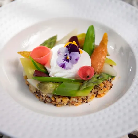 Hotel Logis Restaurant De La Sélune