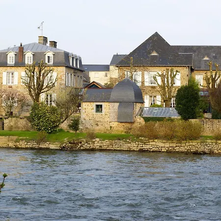 Hotel Logis Restaurant De La Selune Ducey-Les Cheris