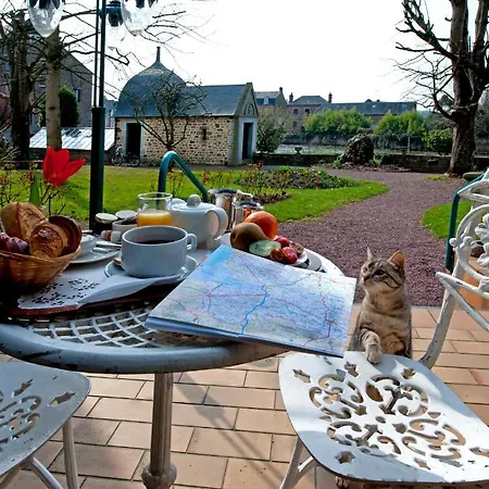 Logis Restaurant De La Selune Ducey-Les Cheris