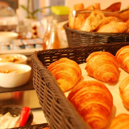 Logis Restaurant De La Selune 3*