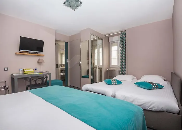 Logis Restaurant De La Selune מלון