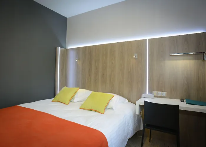 Logis Restaurant De La Selune מלון Ducey-Les Cheris