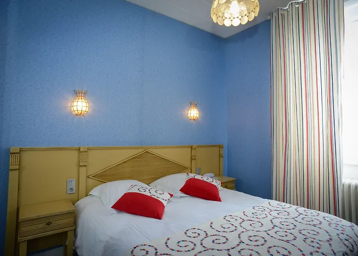 Logis Restaurant De La Selune מלון