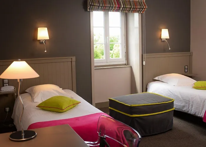 Logis Restaurant De La Selune מלון 3*