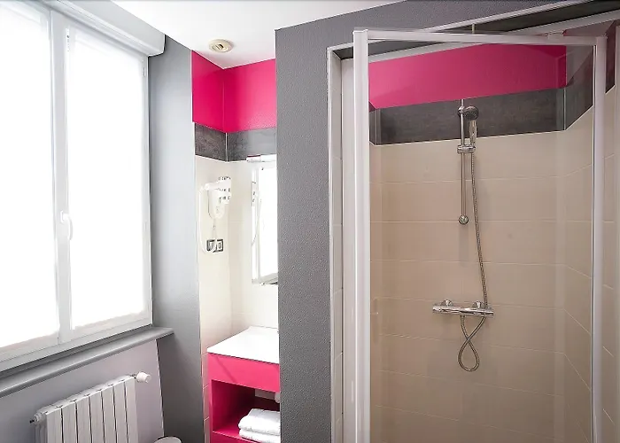 Logis Restaurant De La Selune מלון