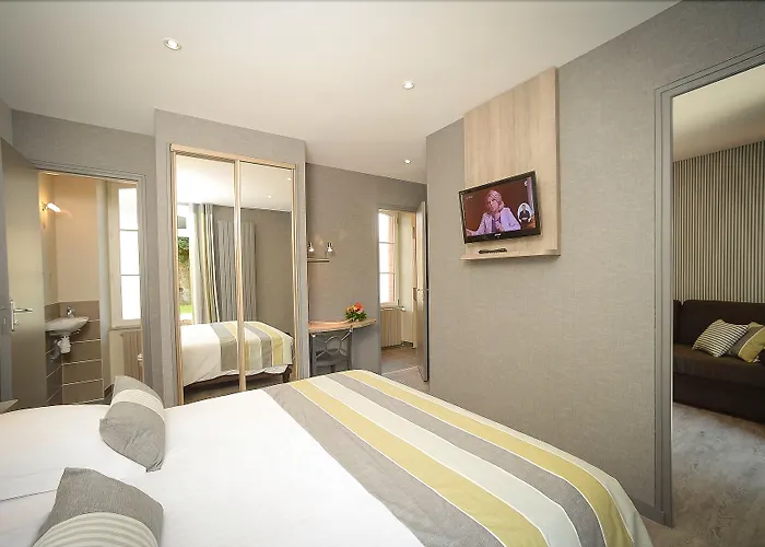 מלון Logis Restaurant De La Selune 3*