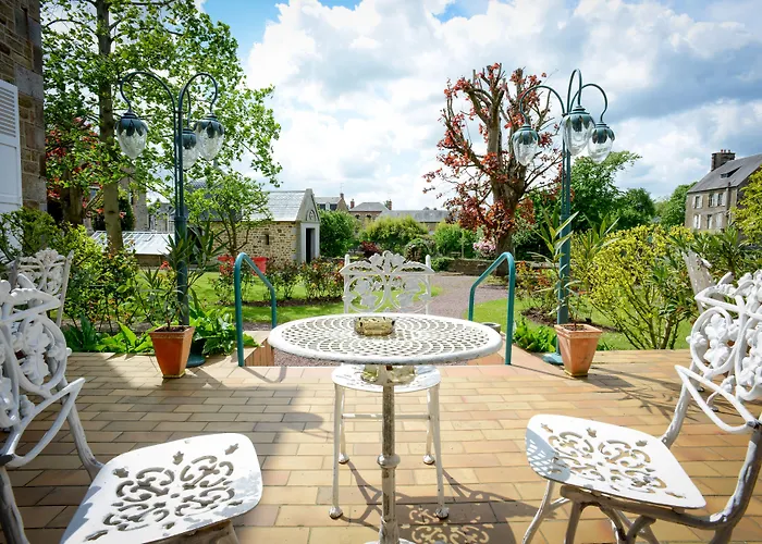 Logis Restaurant De La Selune מלון