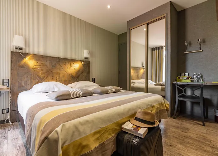 Logis Restaurant De La Selune מלון Ducey-Les Cheris