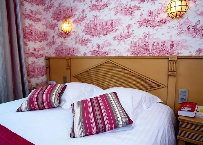 Logis Restaurant De La Selune מלון 3*