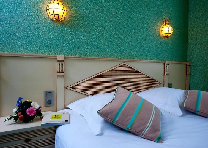 Logis Restaurant De La Selune מלון 3*