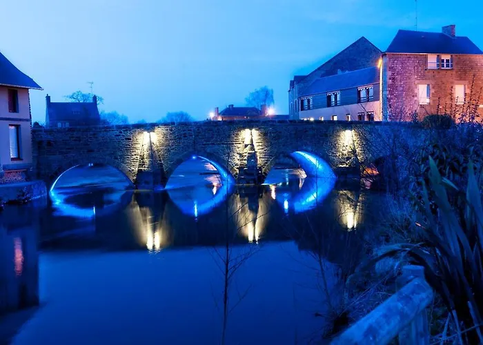 Logis Restaurant De La Selune מלון 3*